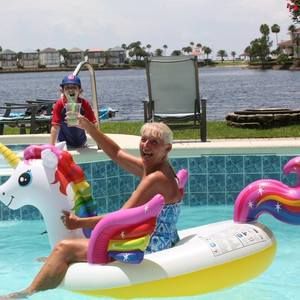 Meet your Posher, Geri